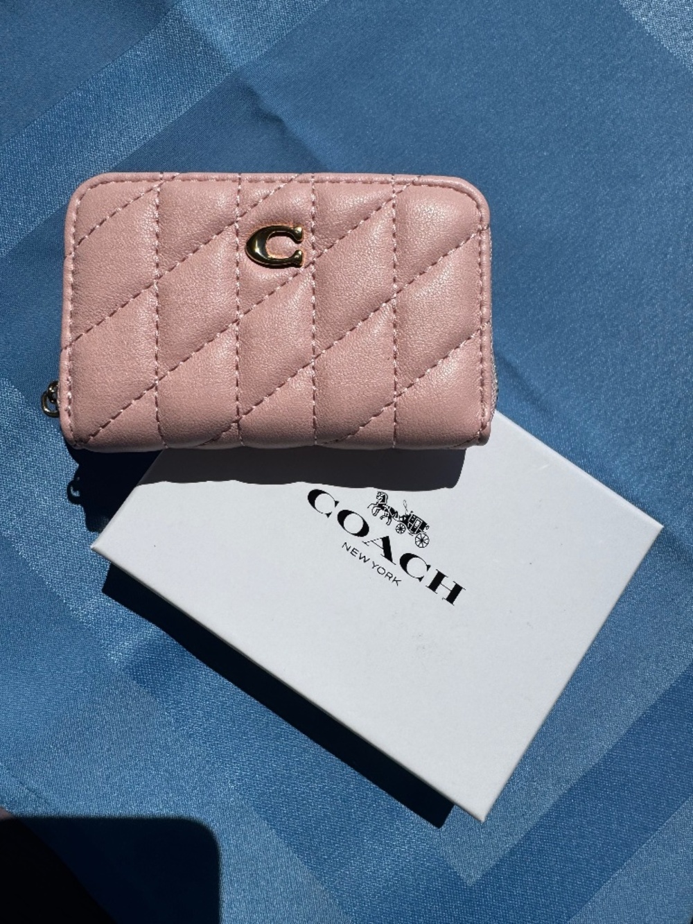 COACH Essential Small Zip Around CARD CASE Holder Wallet~PINK